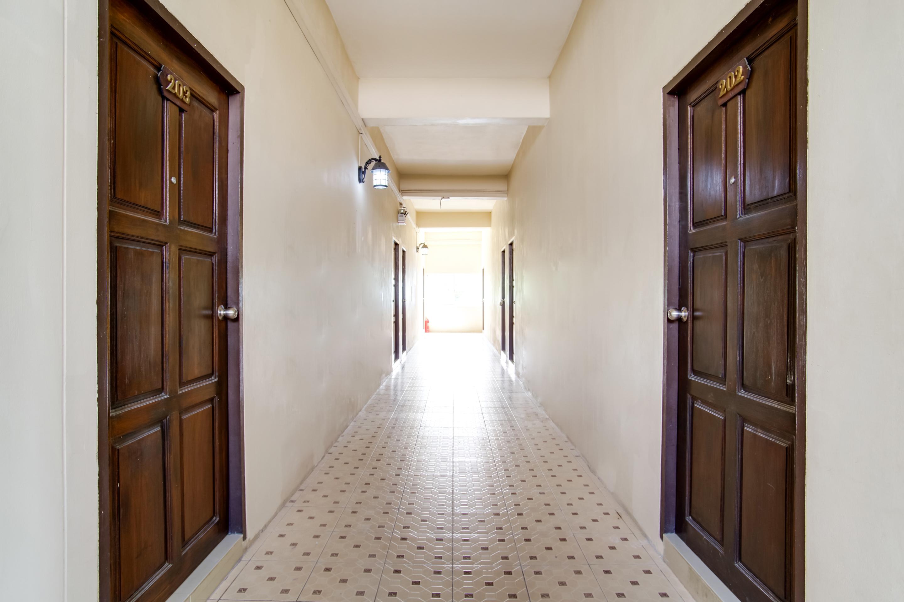 Hotel Oyo 384 Ban Sabaidee Phra Nakhon Si Ayutthaya Exterior foto