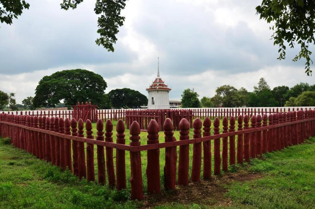 Hotel Oyo 384 Ban Sabaidee Phra Nakhon Si Ayutthaya Exterior foto